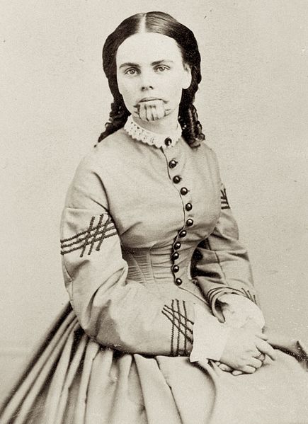A primeira mulher a ser tatuada nos Estados Unidos - Olive Oatman